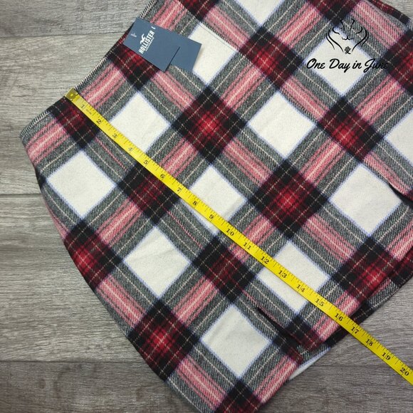 Hollister Plaid Mini Skirt Size S. - Picture 4 of 5